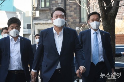 윤석열 '용산 시대' 개막··· 임시 국무회의서 '집무실 이전' 예비비 의결