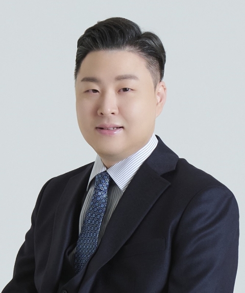 형지 최준호, '사장→총괄 부회장' 승진···2세 경영 힘 싣는다