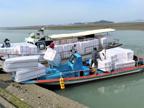 무안군, 갯벌낙지 전용포장재 어민에 공급