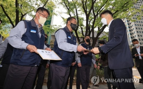 쌍용차 노사 '상폐 막기' 합심···&quot;20만 노동자 생명 직결&quot;