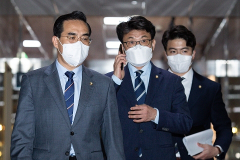 민주당 &quot;검찰개혁 여야 중재안, 오늘 국회 법사위 열어 심의&quot;
