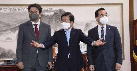 여야 원내대표 회동 종료···박홍근 &quot;27일 본회의 요청&quot;, 권성동 &quot;재논의 상황 설명&quot;