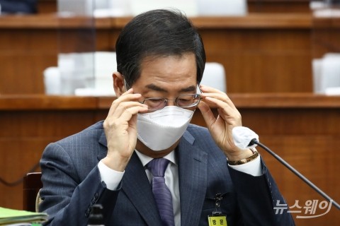 민주당, 한덕수 인준 어쩌나···'독선 견제'와 '선거 역풍' 사이 고심
