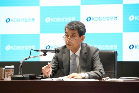 떠나는 이동걸 &quot;産銀은 국가 자산···부산 이전 시 경제발전 저해&quot;(종합)