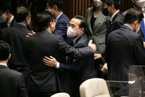 '검찰 수사·기소 분리' 일단락···형소법 개정안 국회 본회의 통과(종합)