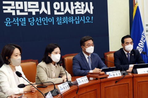 민주당, 한동훈 겨냥 '내로남불 끝판왕' '법조 소시오패스' 맹폭