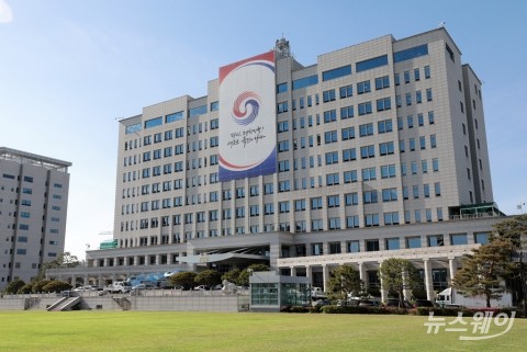 Y노믹스 핵심은 '민간 주도'···탄력받으려면  규제 혁신부터