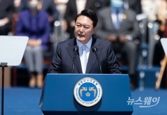 윤석열 대통령 "존경받는 나라 만들 것"···자유·인권·공정·연대 강조