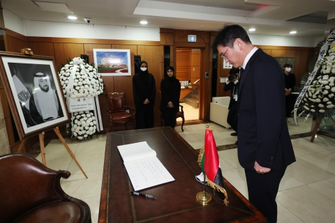 이재용, UAE와 돈독한 인연···故할리파 대통령 조문