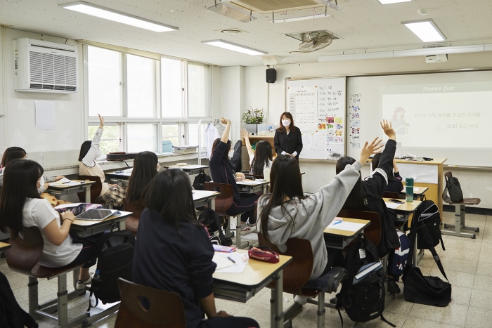 현대캐피탈, 인천해송고등학교서  '1사1교 금융교육' 진행 기사의 사진