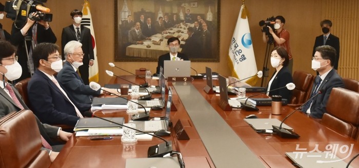 지난 5월 26일 한국은행 금융통화위원회는 서울 중구 태평로 한국은행 본관에서 통화정책결정회의를 열고 기준금리 0.25%p 인상을 결정했다. 사진=사진공동취재단