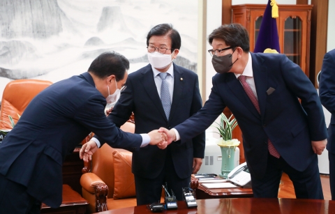 여야, 손실보상 추경안 합의···371만명에 최대 1000만원