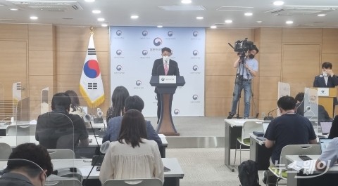 정부, LGU+ 요청한 5G 주파수만 추가 할당···SKT, &quot;원칙에 안 맞아&quot;(종합)