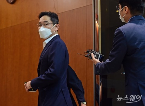 '회장' 이재용, 첫 해외출장은 UAE···글로벌 네트워크 강화