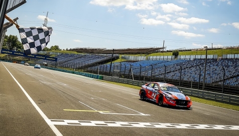 현대차 WTCR 모터스포츠팀, 헝가리 대회 포디엄 정상 '우뚝'