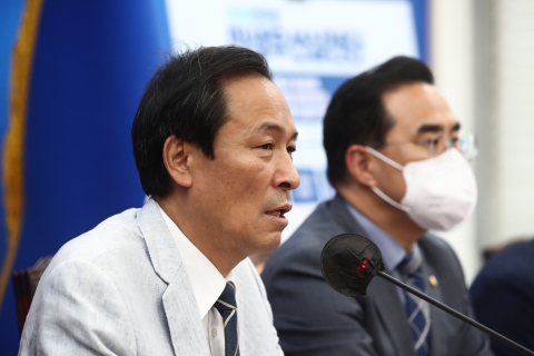 우상호 &quot;화물연대 파업 해결위한 여야 지도부 '4인 회동' 긴급 제안&quot;