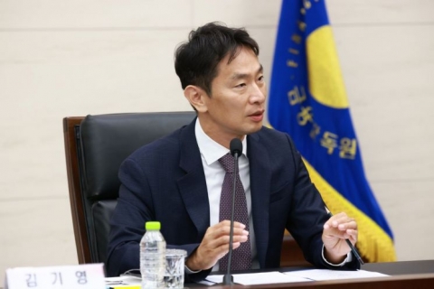 이복현 금감원장 &quot;금융회사 건전성·유동성 철저히 관리해달라&quot;