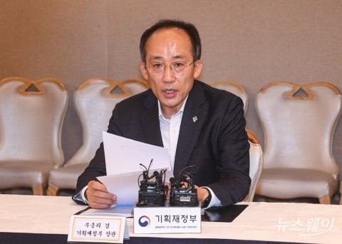 21일 새정부 첫 세법개정···경제규제 완화 곧 발표