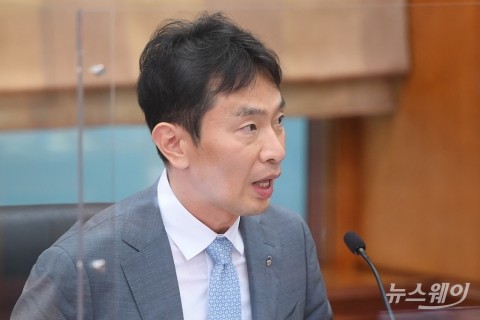 이복현 &quot;보험사의 최우선 과제는 '신뢰'···실손, 소비자 피해 안돼&quot;