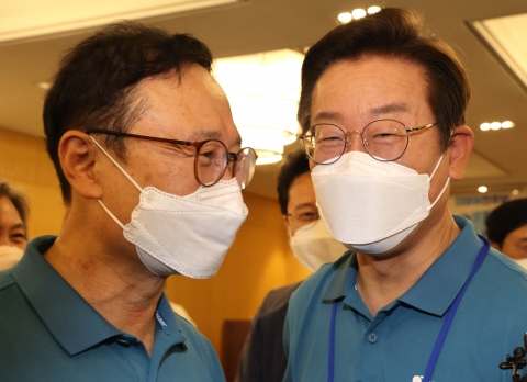 '친문' 전해철 이어 홍영표도 불출마···&quot;통합 리더십 필요하다 판단&quot;