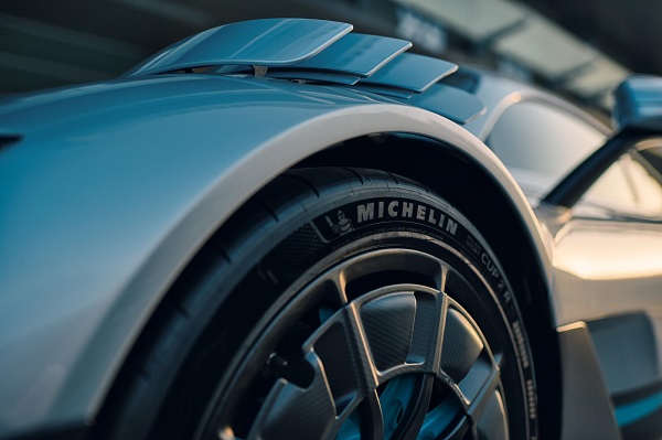 메르세데스-AMG ONE의 전용 타이어인 미쉐린 파일롯 스포츠 컵2 R - MO1. 사진=미쉐린 제공