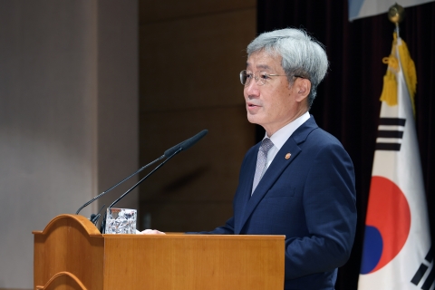 '떠나는' 고승범 &quot;가계부채 관리, 금융위원장의 숙명···머뭇거릴 여유 없었다&quot;