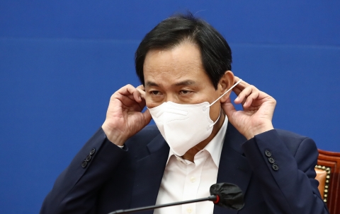 우상호 &quot;윤 대통령, 위기 대처에 아마추어리즘 계속 드러내&quot;