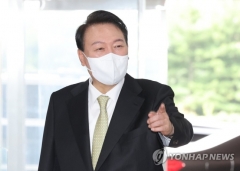 윤 대통령, 도어스테핑 재개···소통 위한 의지 드러나