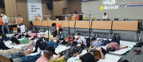 전남농협, '사랑실은 농업인행복버스' 해남에서 정차