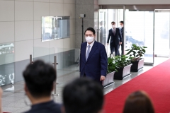 윤 대통령 "금융 리스크, 비금융 실물 분야 보다 확산 속도 빨라"···대응 강조