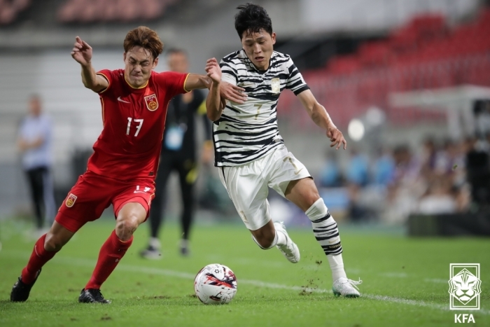 벤투호, 동아시안컵 중국전 3-0 완승···권창훈·조규성 연속골 기사의 사진