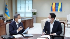 尹 "경제외교 가장중요, 어디든 찾아가겠다···국익 극대화"