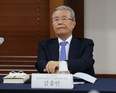 김종인, '내부 총질' 문자 논란에 "무슨 집권당이 이러나"