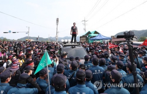 하이트진로 &quot;본사·공장 직원 투입해 강원 공장 제품 출고&quot;