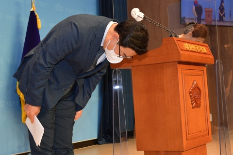 &quot;사진 잘 나오게&quot; 망언 김성원, 대국민 사과···&quot;부끄럽고 참담&quot;