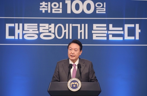 윤 대통령 &quot;소주성 폐기하고 경제 기조 민간 중심으로 정상화&quot;