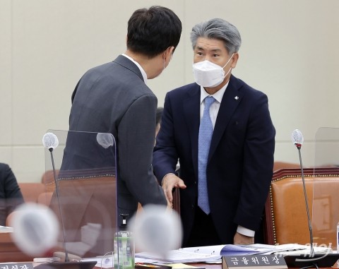 윤종원 기업은행장 &quot;IBK시스템 대표 인사 지연?···금융위 때문은 아냐&quot;