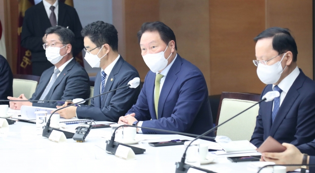 최태원 "기업, 복합위기에 대응 아닌 '생존' 걱정"···세정·세제 개선 건의