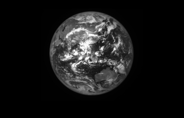 다누리 '지구와 달' 촬영···한국이 찍은 지구중력권 밖 첫 사진