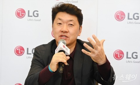 LG전자, &quot;올레드 TV 97형까지 만든다&quot;···새 먹거리는 '플렉스'