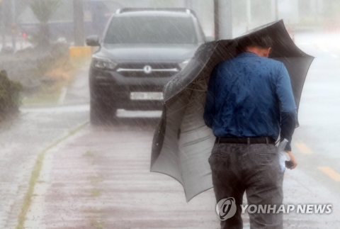 태풍 '난마돌' 영향 경상·제주권 강한 비바람