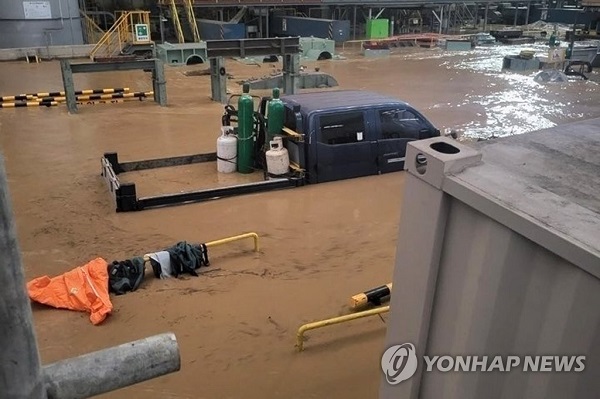 침수된 포항제철소 모습. 사진=연합뉴스 제공