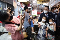 윤 대통령, 취임 후 첫 명절 국민들과 시간 보내···연휴 뒤 과제는 산적
