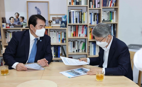 이정선 광주시교육감, 국회 기재부 교육부 등 연쇄 방문...청사 이전 요청