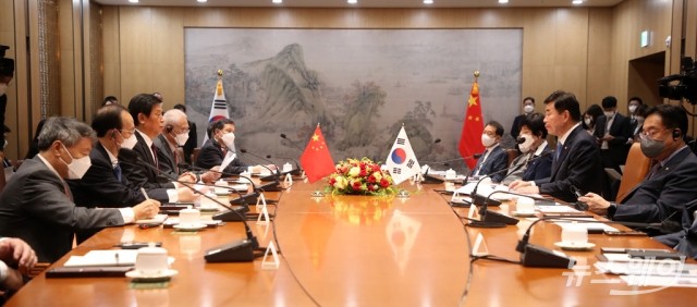 [NW포토]김진표 국회의장, 리잔수 중국 전인대 상무위원장과 회담
