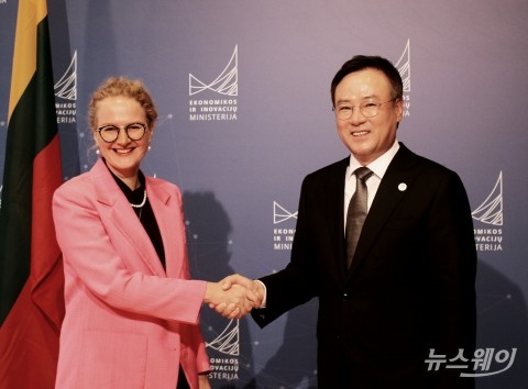장동현 SK 부회장, 유럽·중앙亞 4개국 돌며 부산엑스포 유치 당부