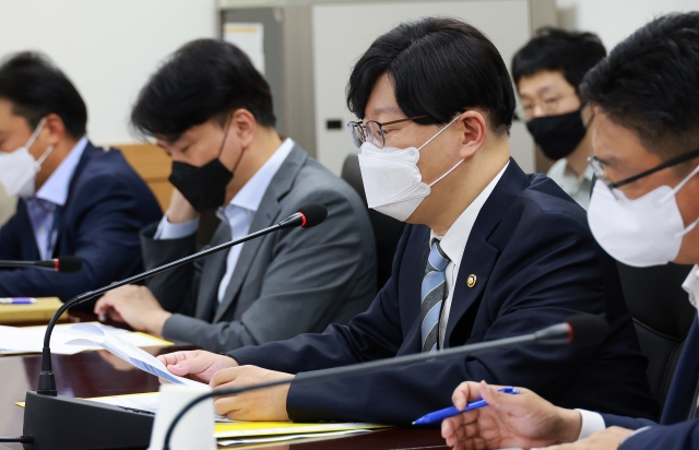 금융위, 증시 변동성 완화조치 3개월 연장···자사주 취득한도 확대