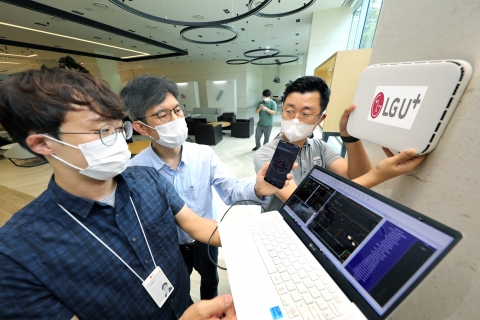 LG유플, 오픈랜 규격에 5G 규현 성공···운영비용 절감