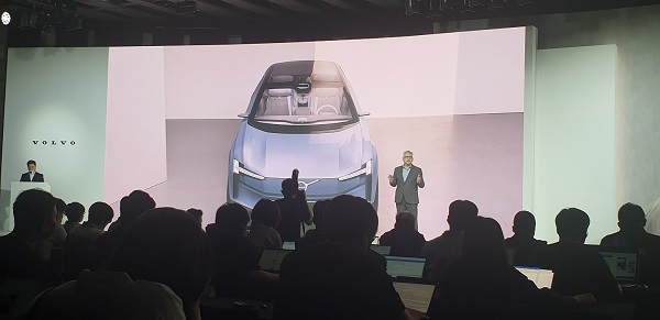 닉 코너 볼보자동차 APEC 총괄이 오는 11월 공개 예정인 전기 SUV 'EX90'을 한국에서 가장 먼저 공개하겠다고 밝혔다. 사진=이승연 기자