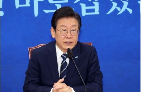 이재명 &quot;제발 경제 참사라도 막아보자···국민 삶에 여야 따로 없어&quot;